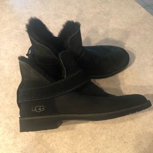 Ugg McKay Bootie - Sz. 9.5